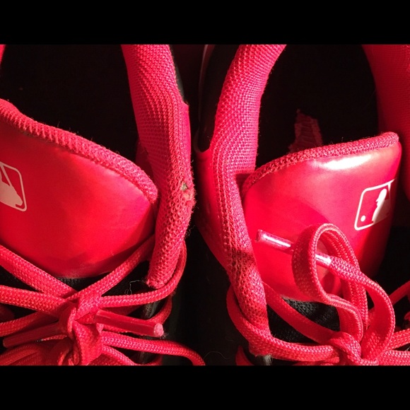 Under Armour Baseball Cleats w Rotational Traction - Picture 7 of 7